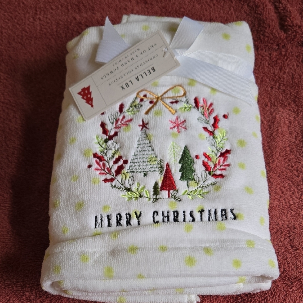 Bella Lux Christmas Towel